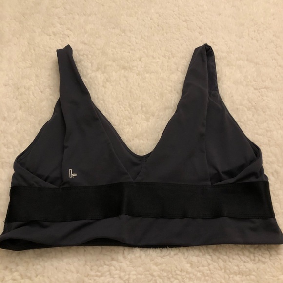Deep V Sports Bra - Picture 4 of 4